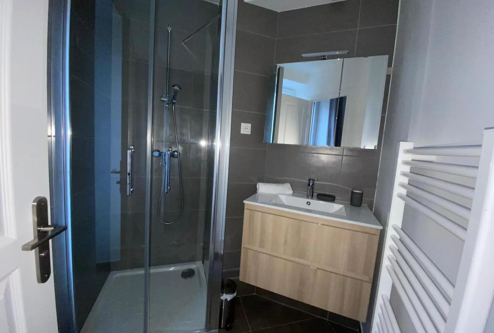 3 Pieces 55M2 Proche Metro - Paris 15 - 4P - Flat-Guest Apartman