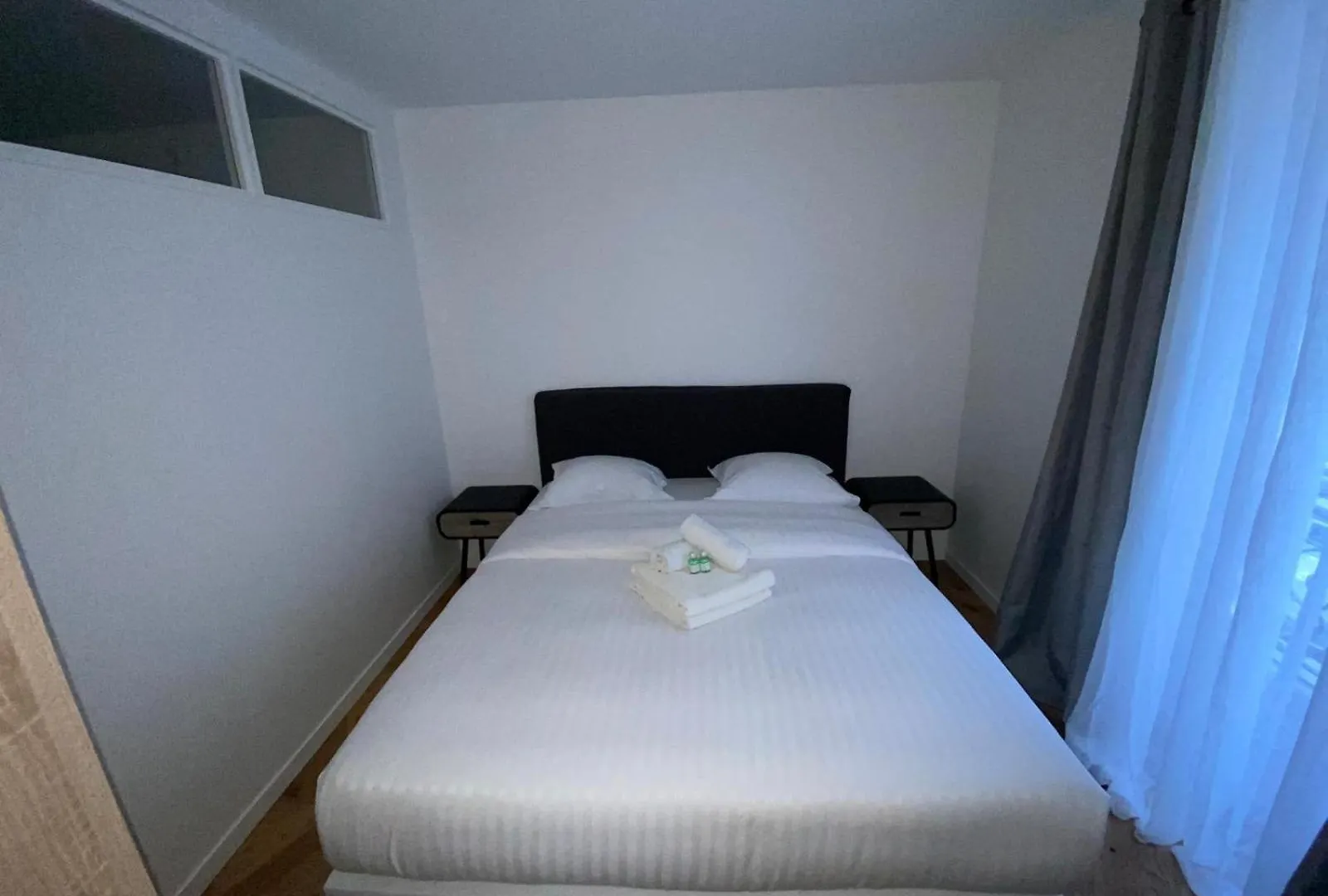 3 Pieces 55M2 Proche Metro - Paris 15 - 4P - Flat-Guest Apartman Franciaország