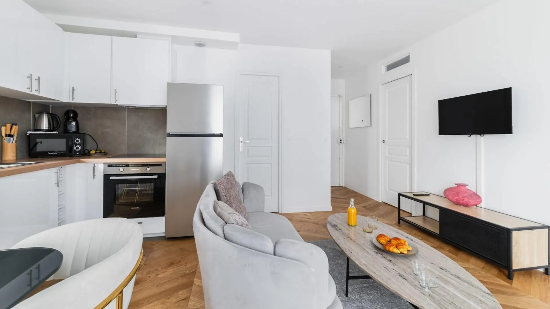 3 Pieces 55M2 Proche Metro - Paris 15 - 4P - Flat-Guest Apartman 0*,  Franciaország
