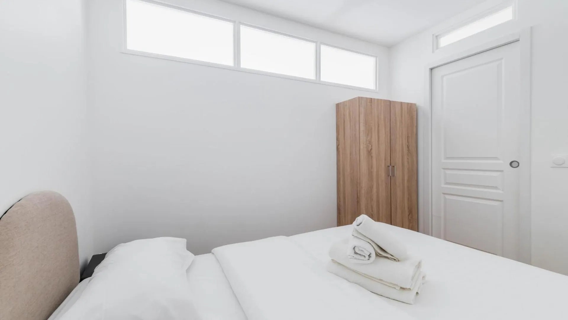 3 Pieces 55M2 Proche Metro - Paris 15 - 4P - Flat-Guest Apartman 0*,  Franciaország